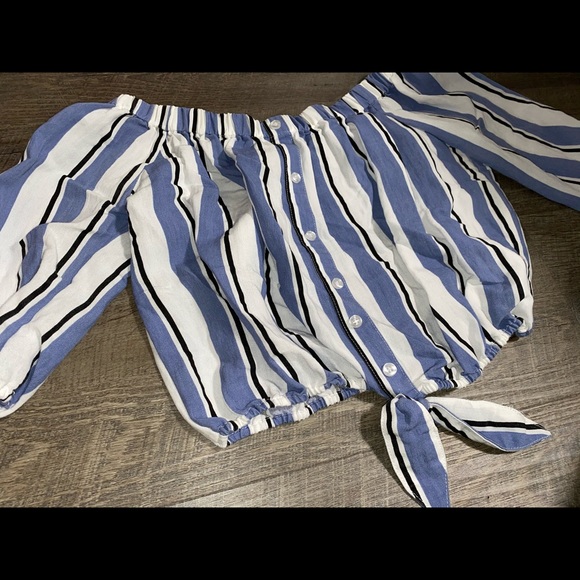 Off the shoulder blouse - Picture 3 of 5